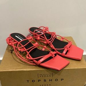 BRAND NEW TOPSHOP STRAPPY SANDALS